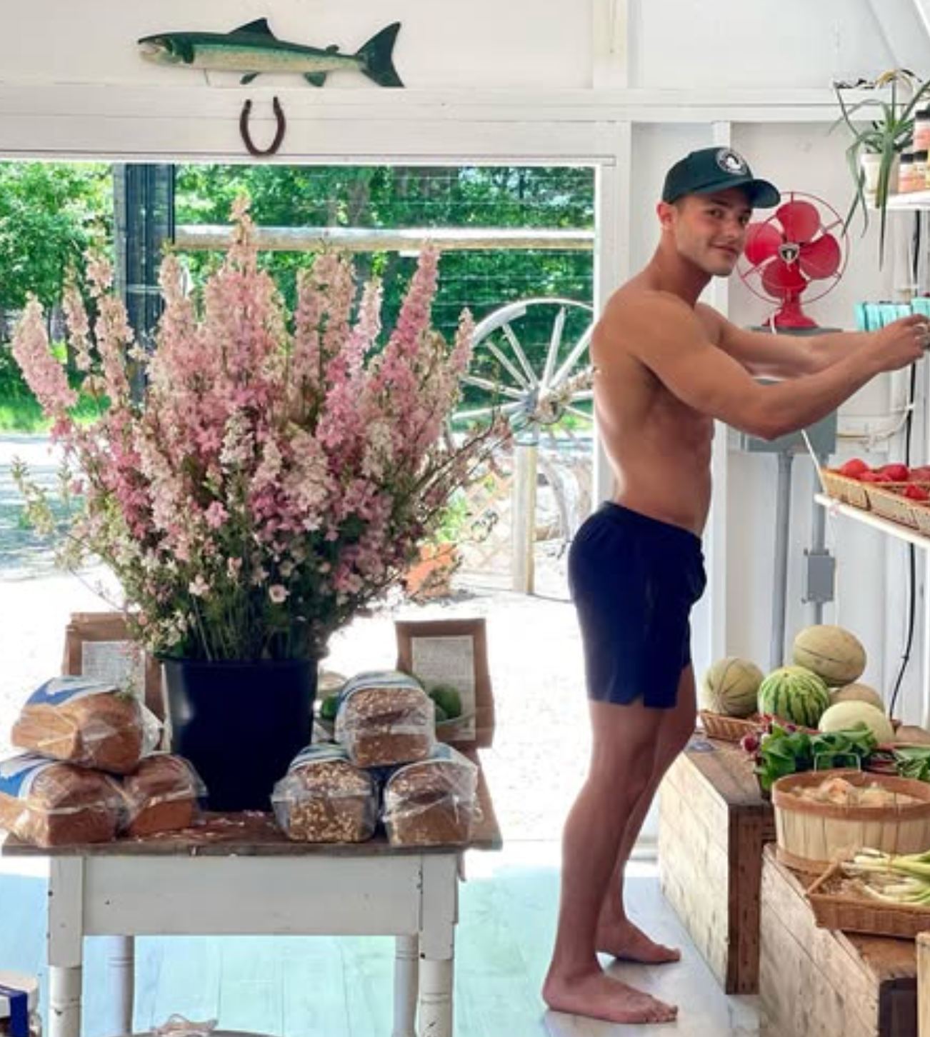 Flowers and bread at the stand